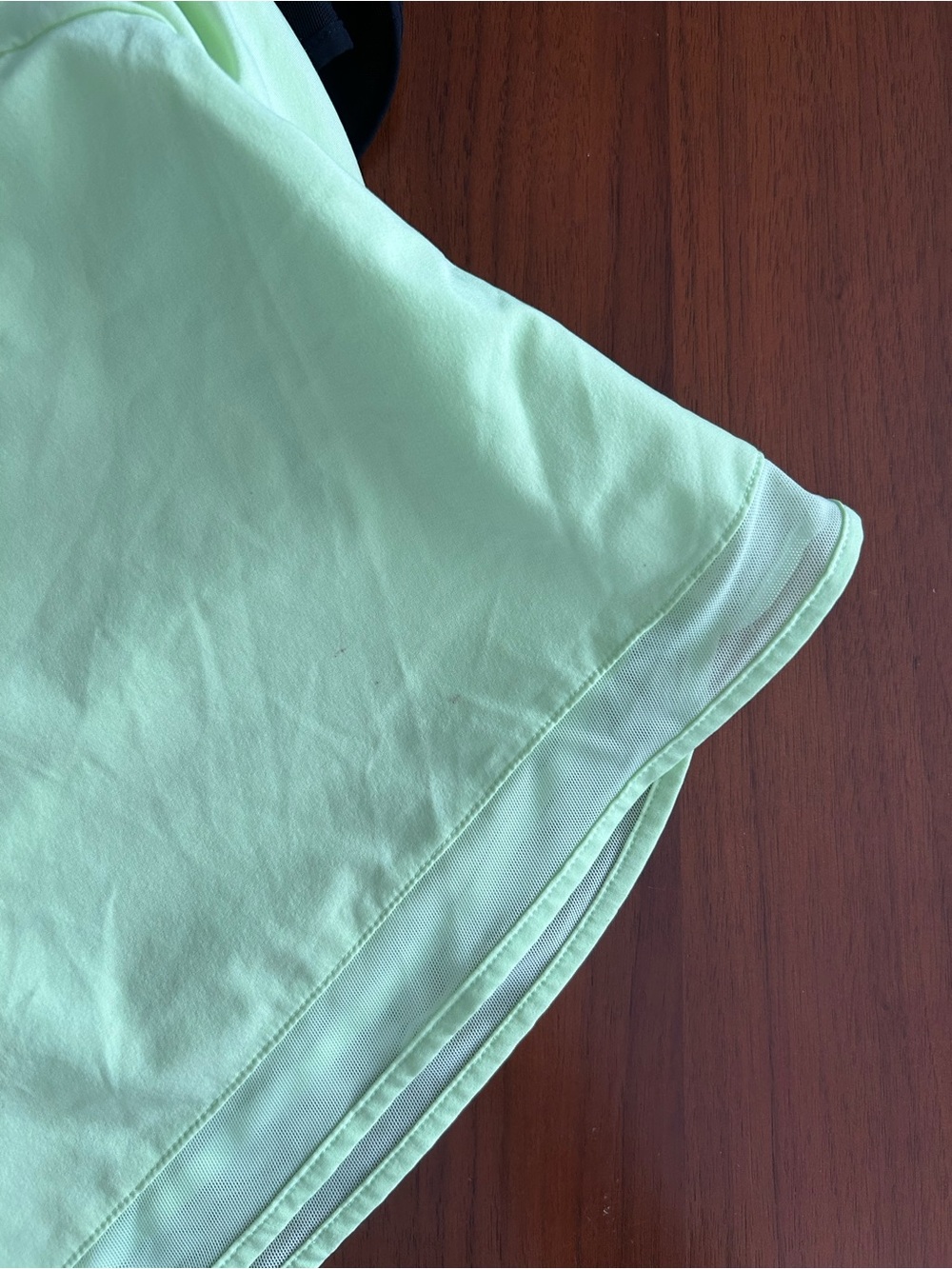 Athleta Mesh Racer Run Short 4“ Lot of 2 Black & Yellow Green - Picture 7 of 7